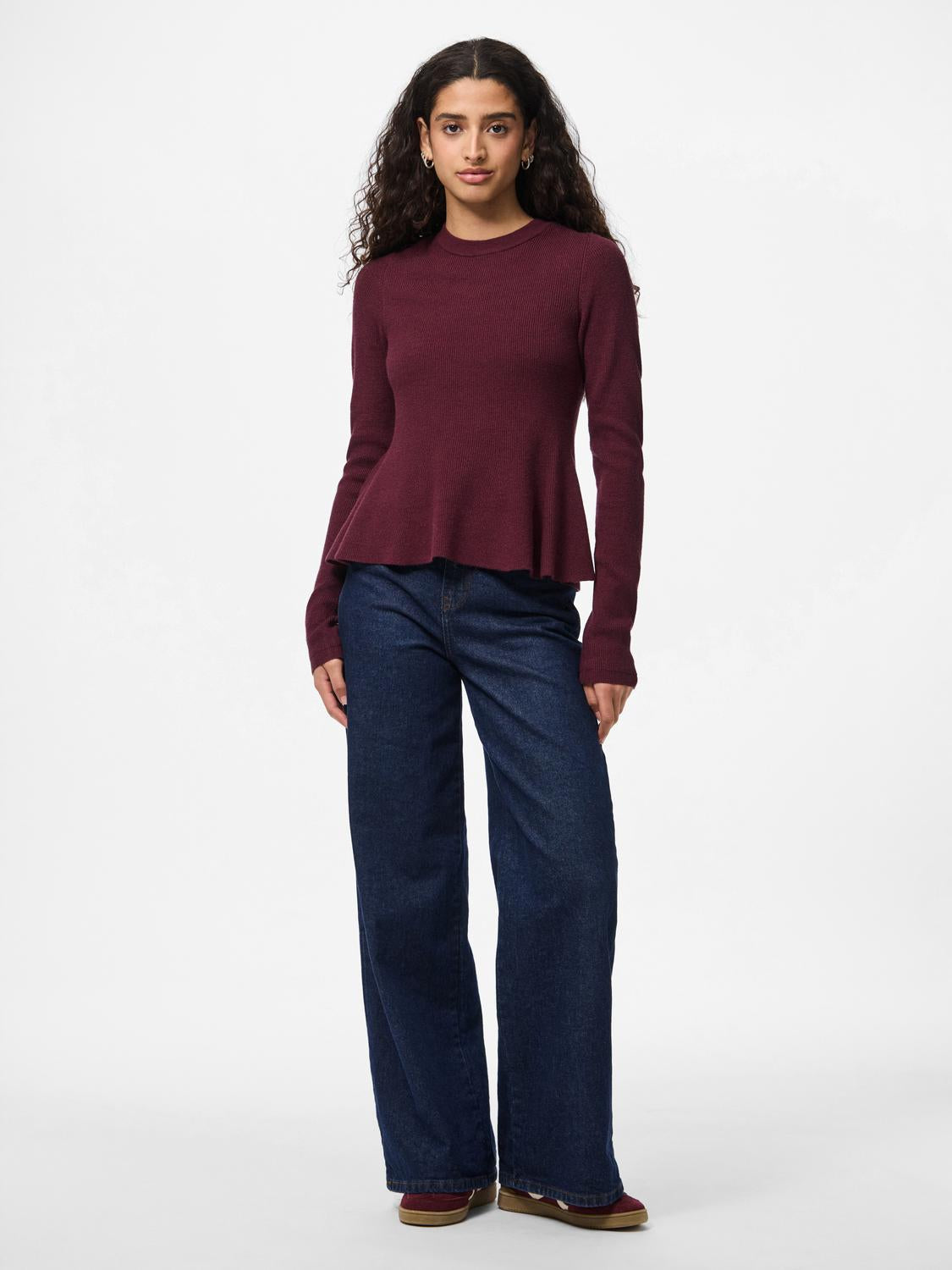 model_shot-front_full